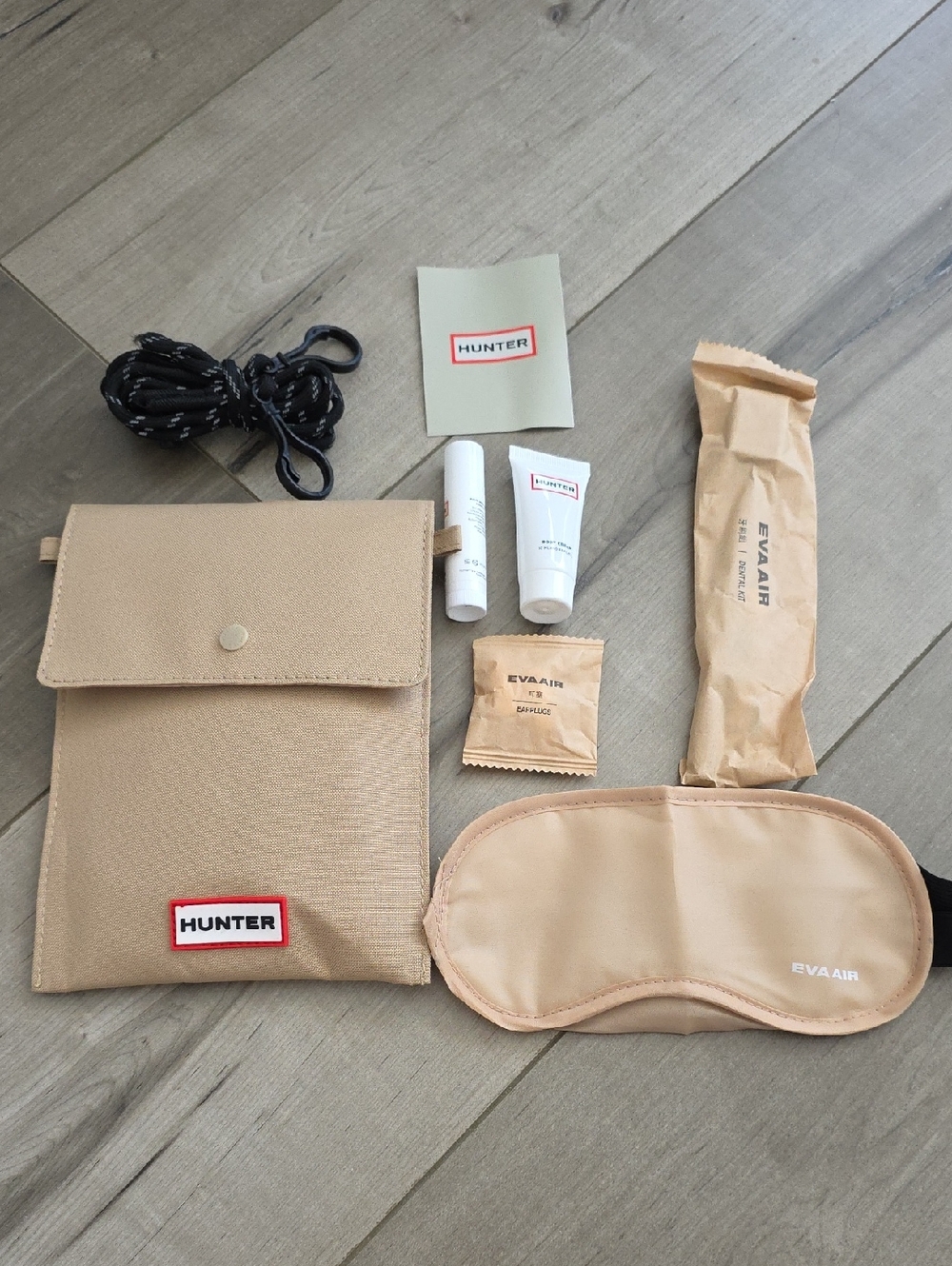 Hunter Beige Amenity Kit
